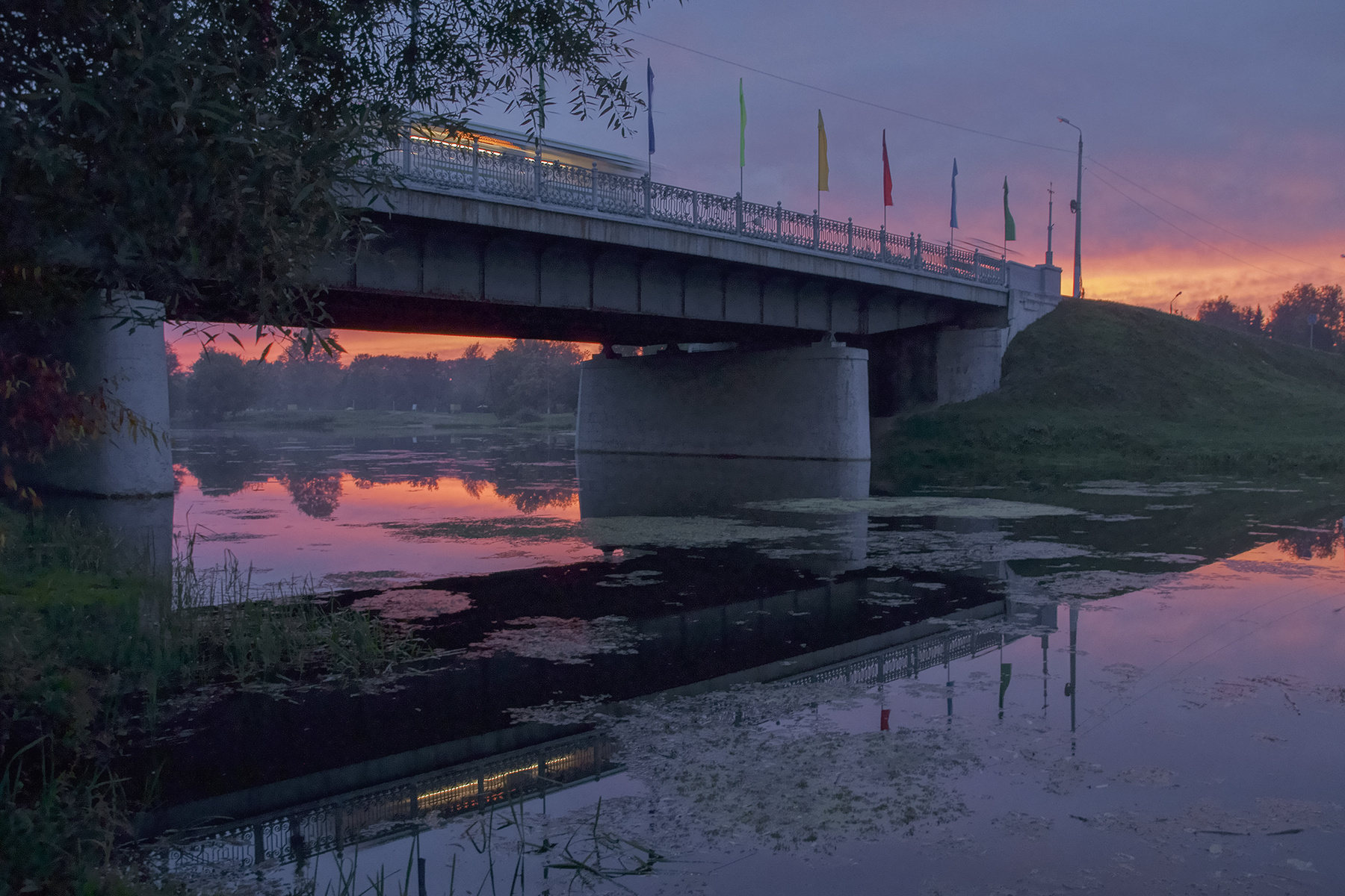 Последние секунды уходящего дня. 