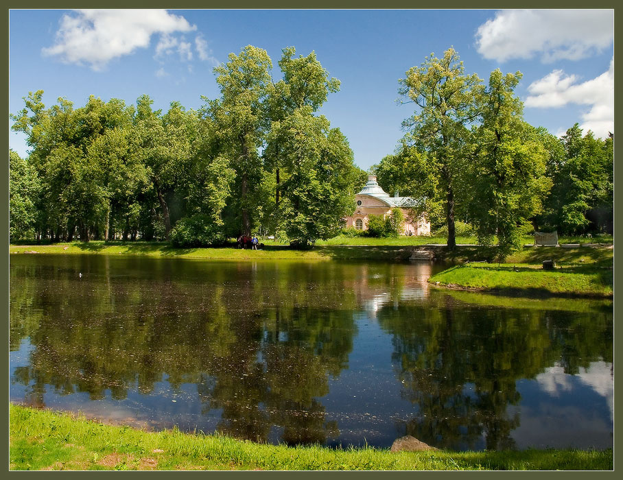 В Ораниенбауме Ораниенбаум, пруд, Китайская кухня