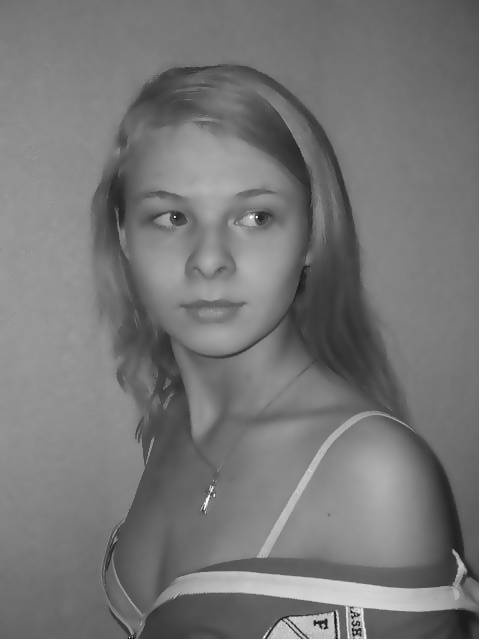 Невинность  девушка