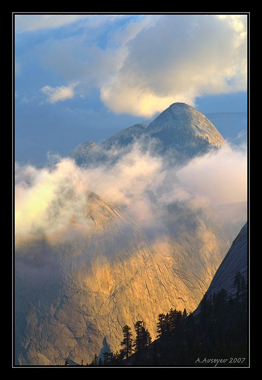 Скала с Подсветкой Yosemite