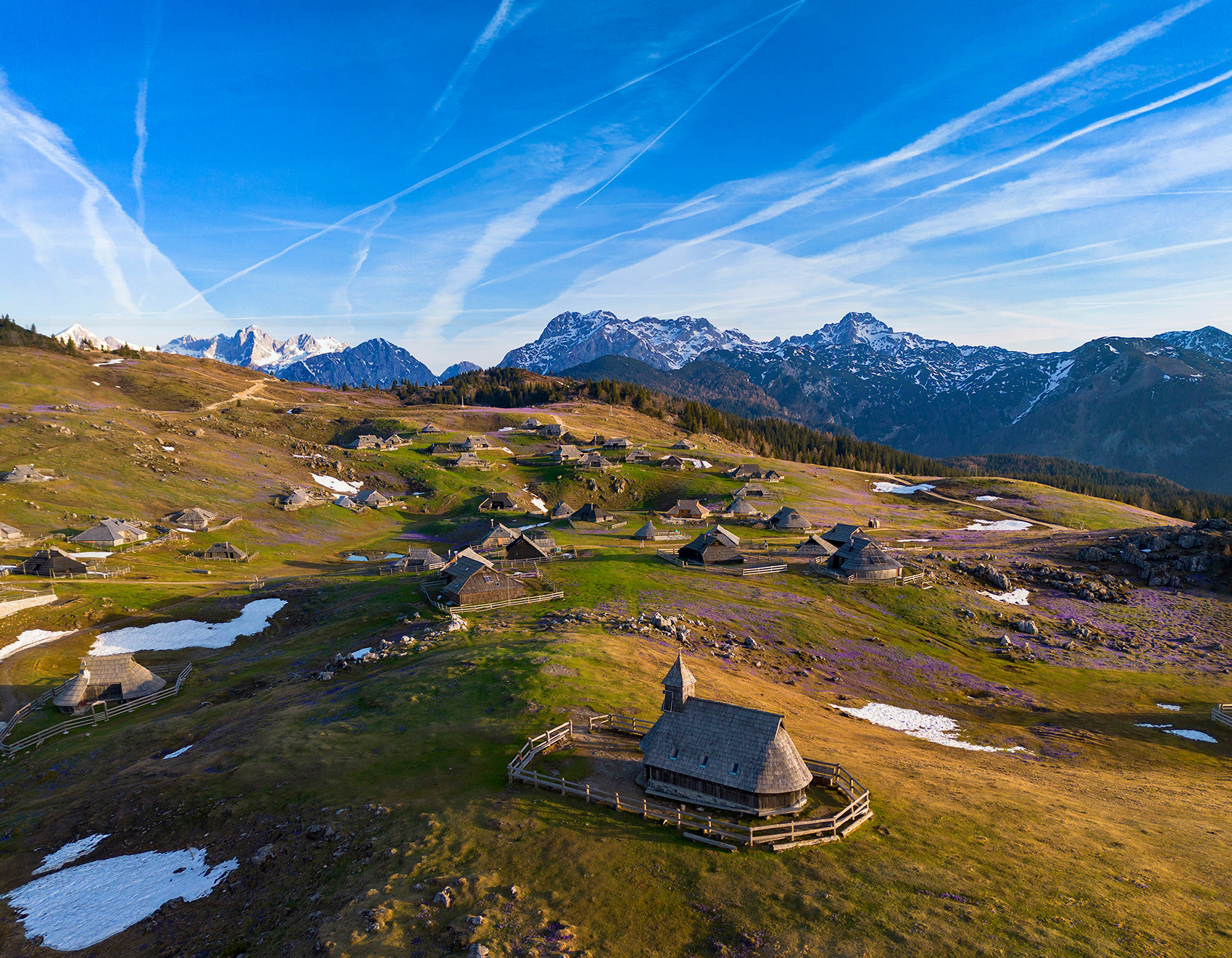 Альпийское пастбище словения велика планина альпы alps slovenia velika planina dji