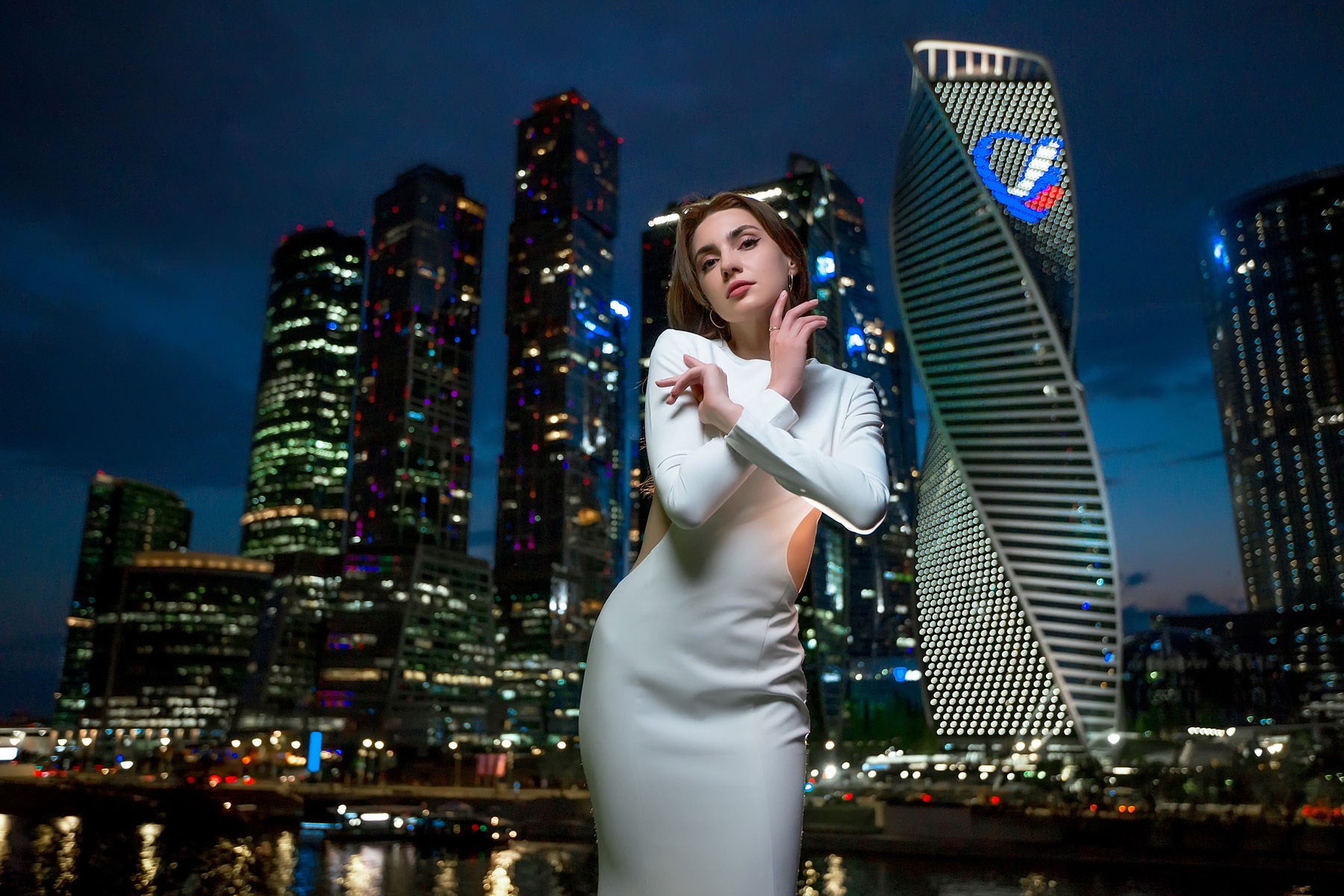 Портрет фоне Москва-Сити москва москвасити фотосессиямосквасити moямосква фотомосквы ночнаямосква mosowcity nightmoscow nightmoscowcity москвацентр москвалюблютебяscow moscowcity фотосесси фотографмосква