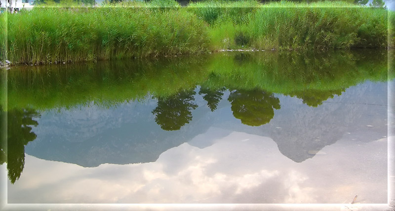 Отражая горы горы вода отражение