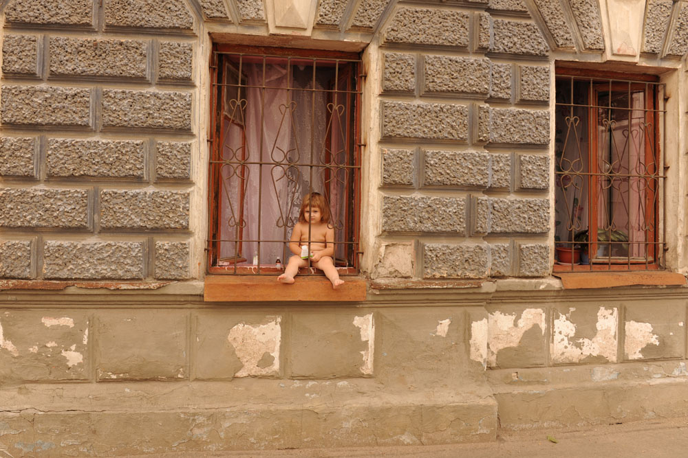Кострома, окно, ребёнок 