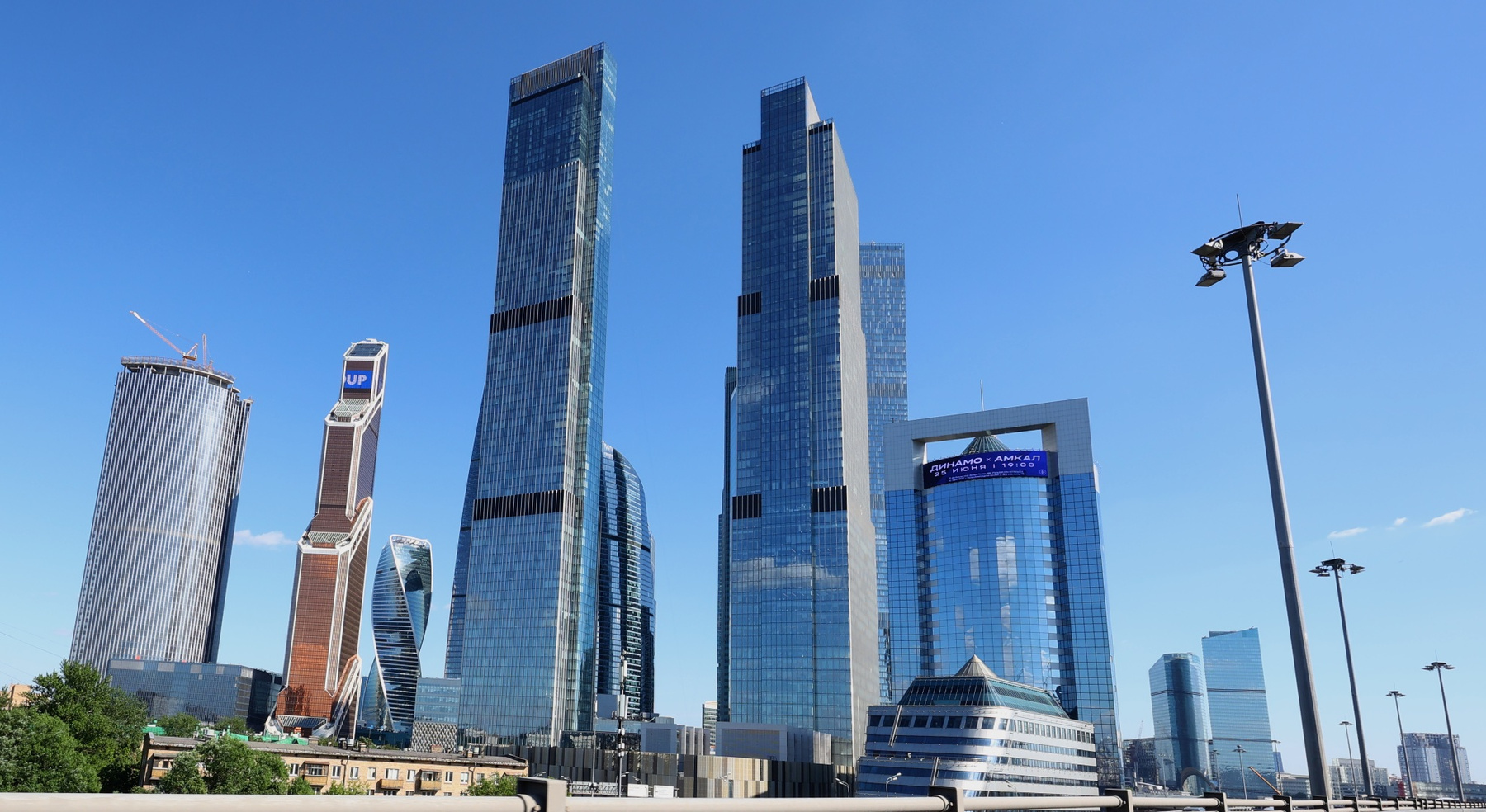 City. Week end. Now Sunshine. Moscow City June car crash Alextennis