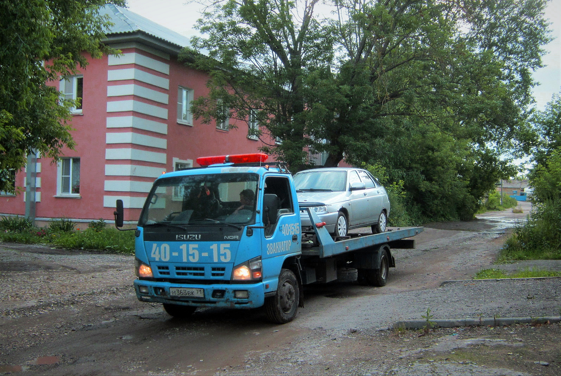ISUZU ISUZU авто эвакуатор улица город лето