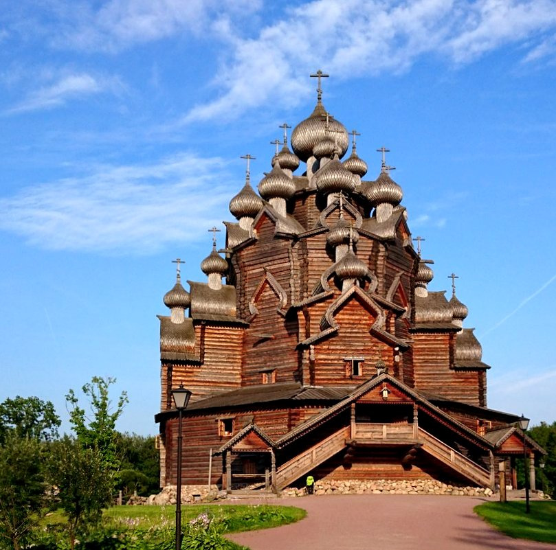 Церковь Покрова Пресвятой Богородицы в усадьбе Богословка. Церковь Покрова Пресвятой Богородицы в усадьбе Богословка