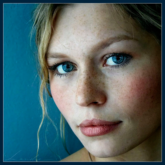 Look in Her Eyes крупный, план