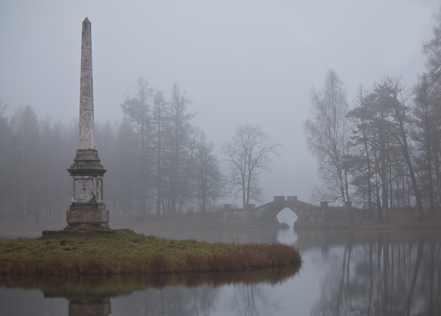 Чесменский обелиск... гатчина парк туман