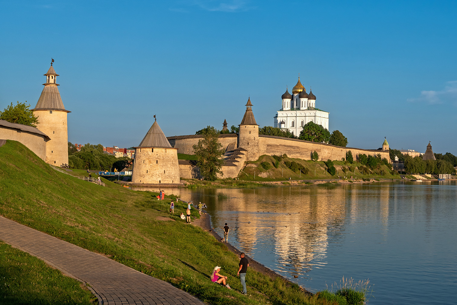Псковский Кром (Псковский Кремль) 