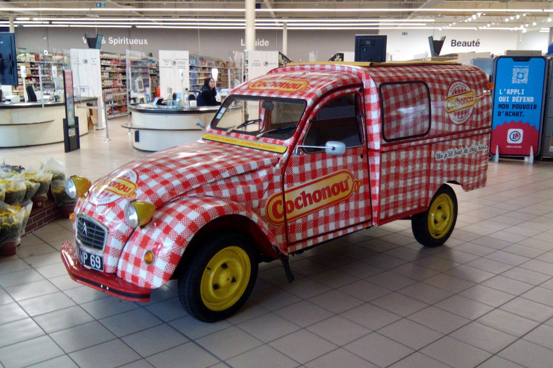 "Поросенок" Ренн Бретань колбаса автомобиль Citroën 2cv реклама