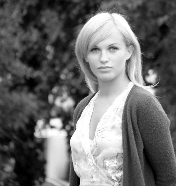 Елена Елена