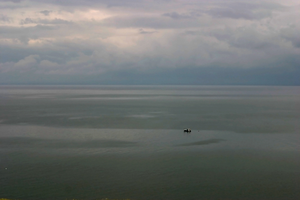 две бездны Море, небо, катер, лодка, штиль, облака