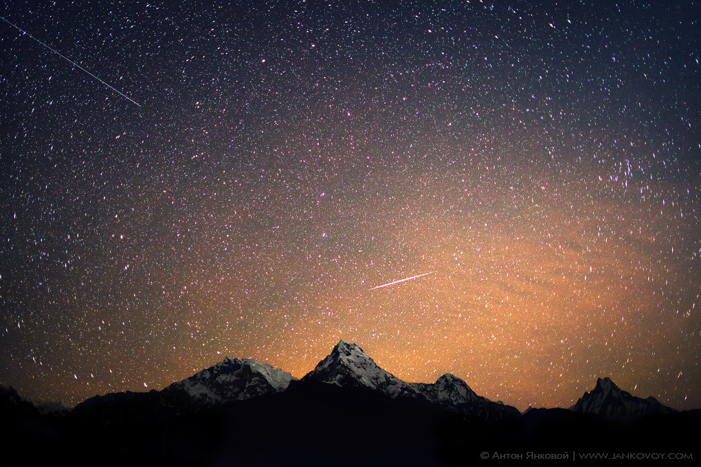 МЕТЕОР и СПУТНИК mountains, night, ночь, звезды, горы, stars, Непал, Гималаи, Аннапурна, meteor, метеор, Мачапучре, satelite, Tadapani, спутник, Nepal, Himalayas, Annapurna, Fish Tail, Hinchuli, Machhapuchhre, Ghorepani, tadapani, Тадапани, Хинчули, Горепани, Гандрук