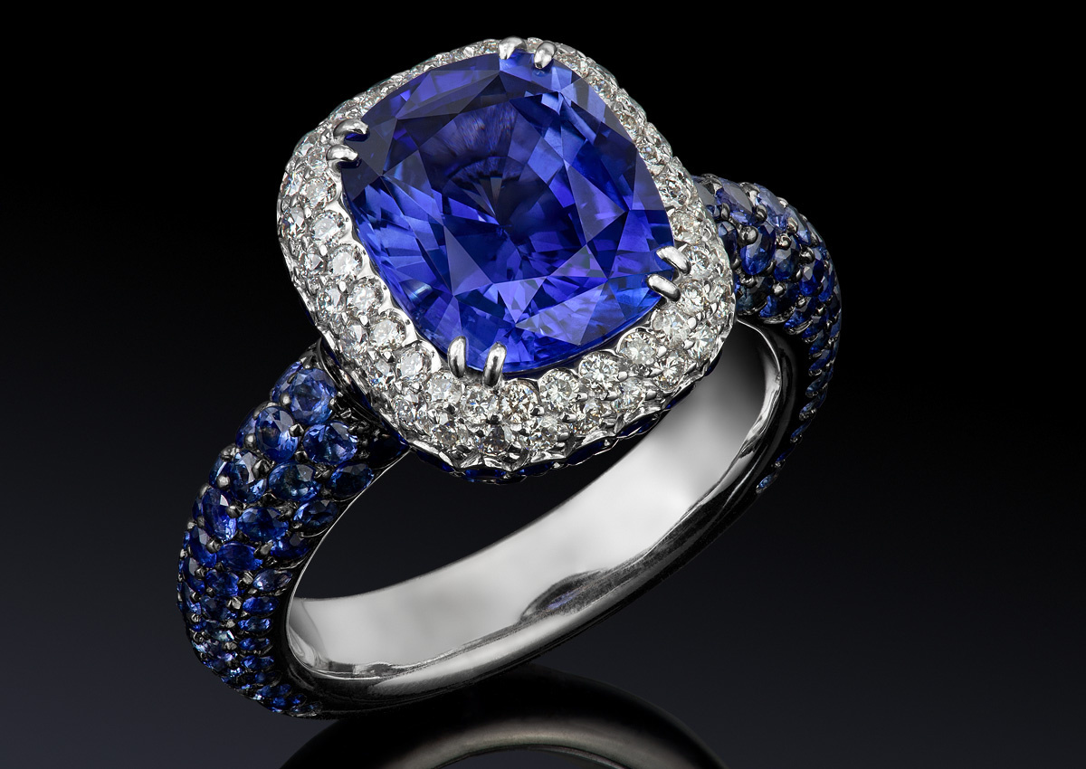 Ювелирный постер. Diamond Jewelry. Фотосъемка ювелирных изделий с бриллиантами и драгоценными камнями. Jewellery Photography Alito Pryanechnikov Прянечников Сапфир Бриллианты Precious Gems