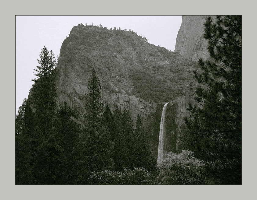 Yosemite Valley. Bridalveil Fall. 