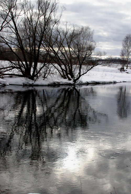 Река Истра март 2004