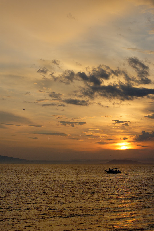 Orange закат, море, лодка