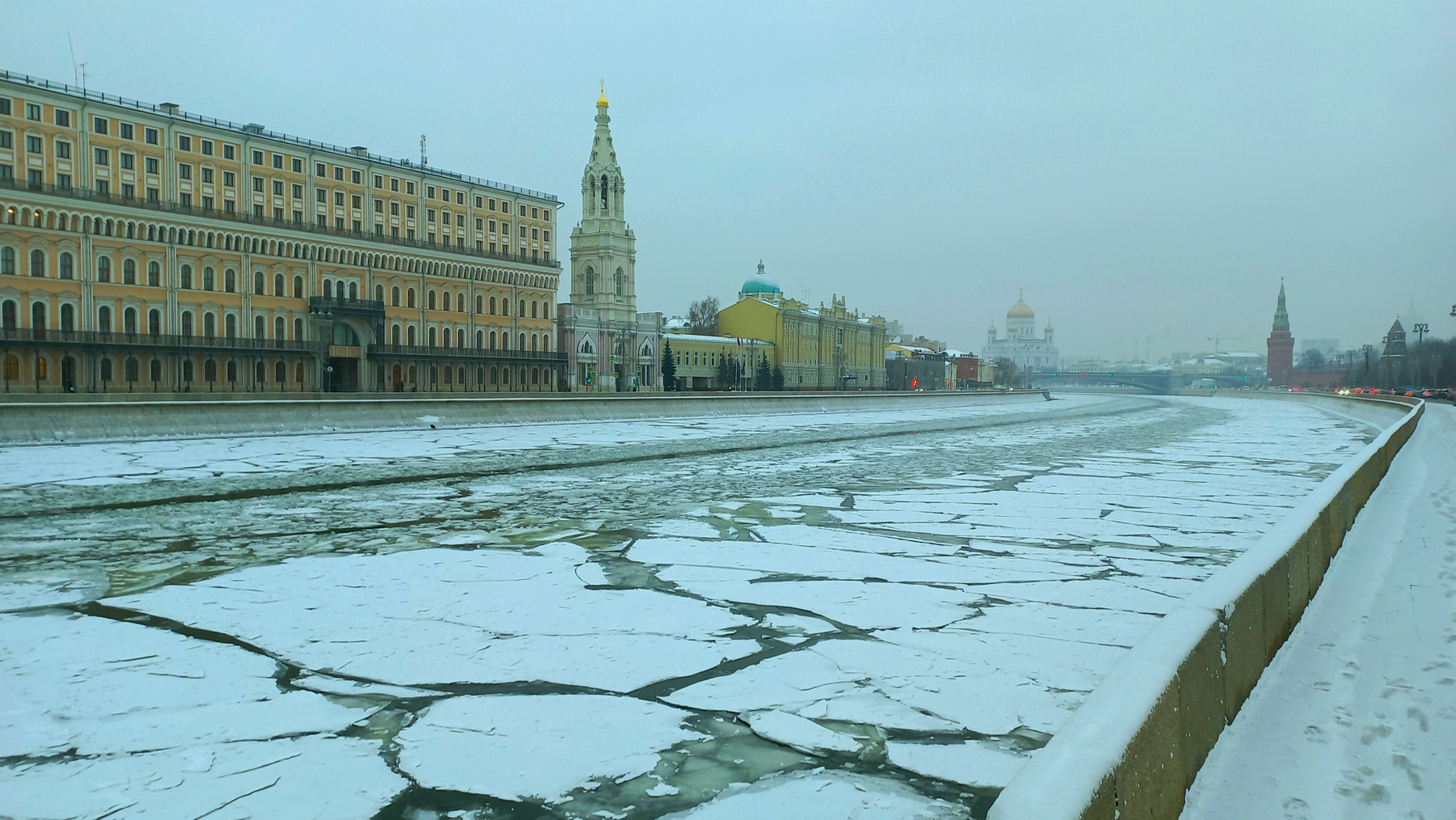 Вид на Софийскую набережную Москва