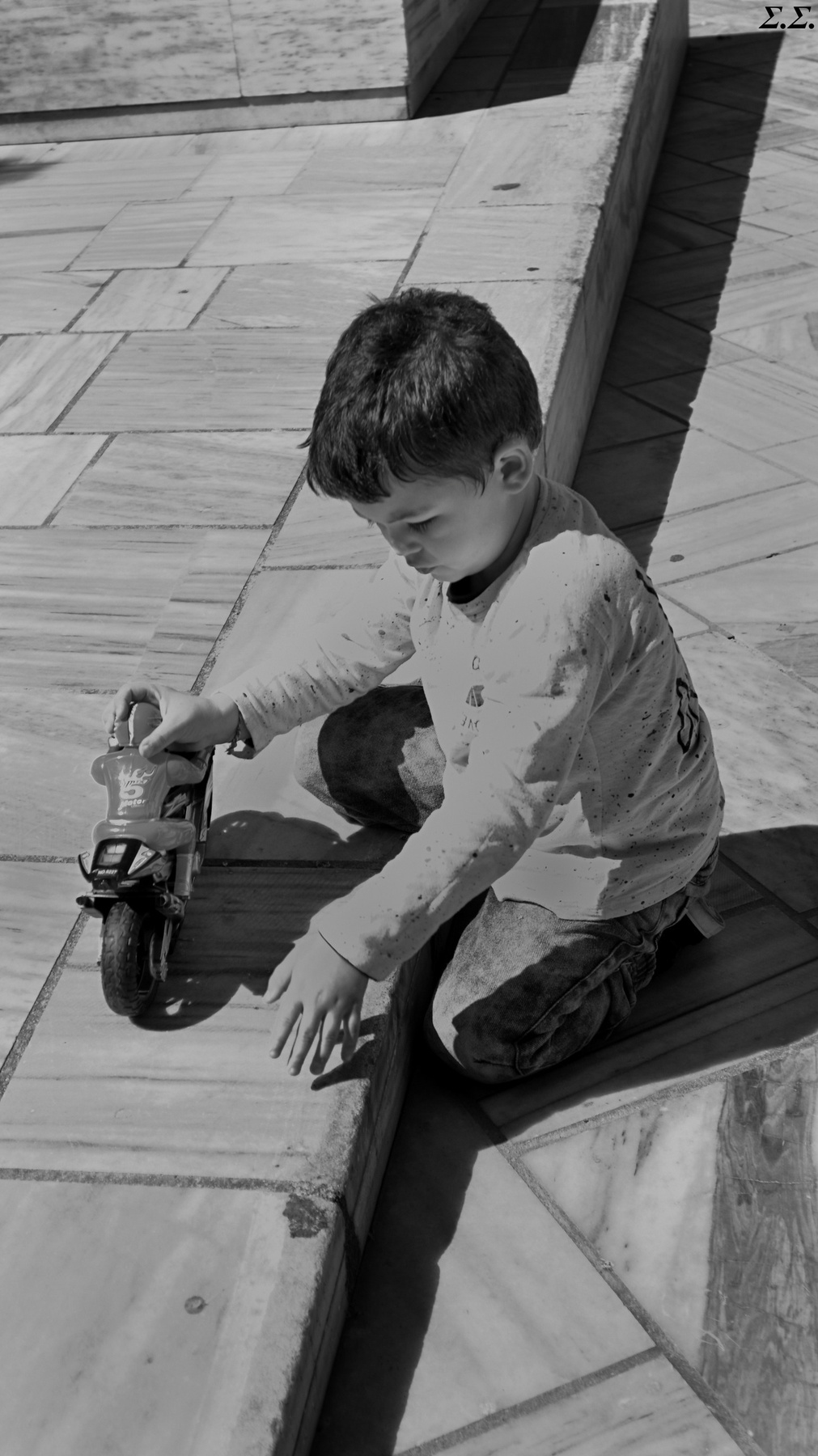 PLAYFUL KID 
