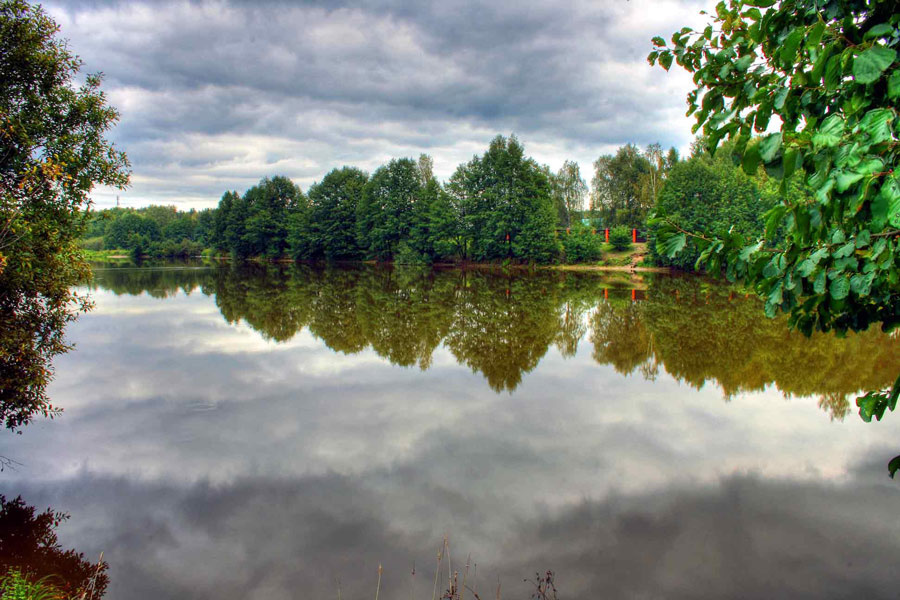 На озере озеро на даче в Кратово HDRI