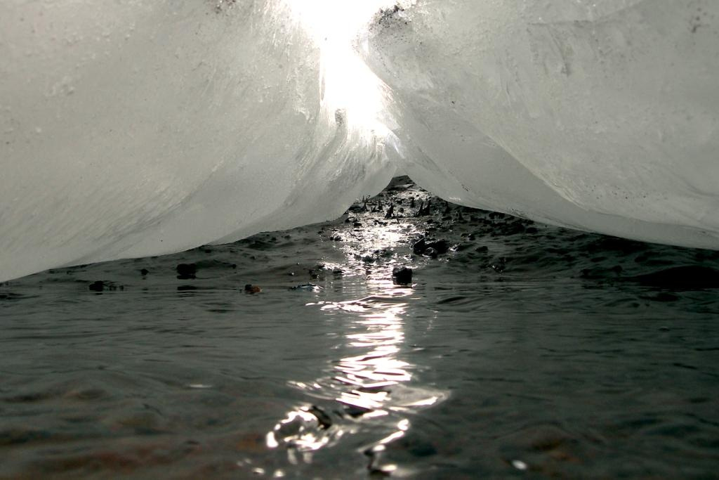 Солнечный лучик Лёд, вода, солнце.