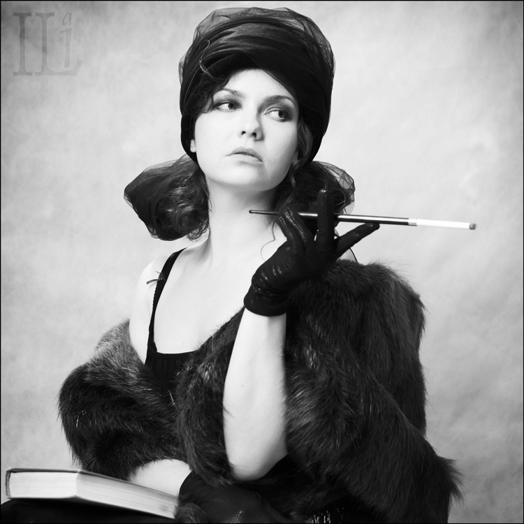 Анна Девушка, сигарета, Анна, книга
