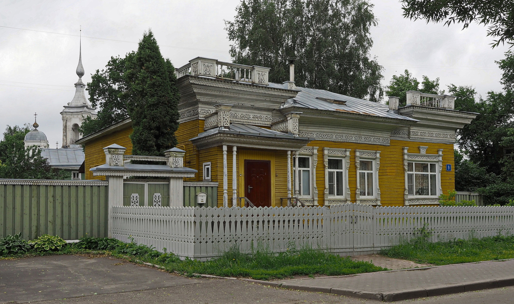 Где резной палисад 