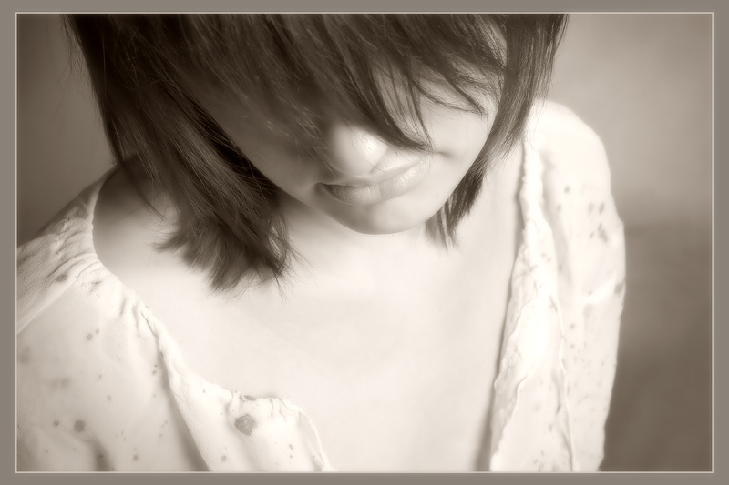 ...LIGHT.LIPS... 