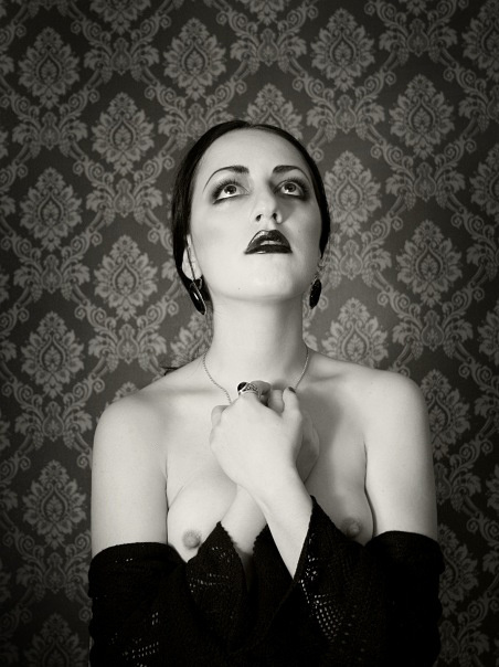 Praying Ainada, Ellen Rococo, nu, nude, b/w, ч/б, портрет, Айнада