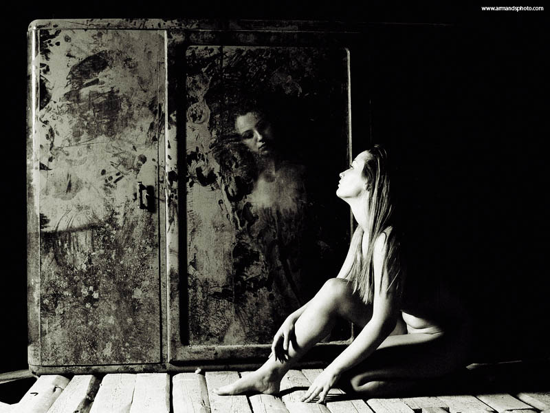 moody FINE ART NUDE