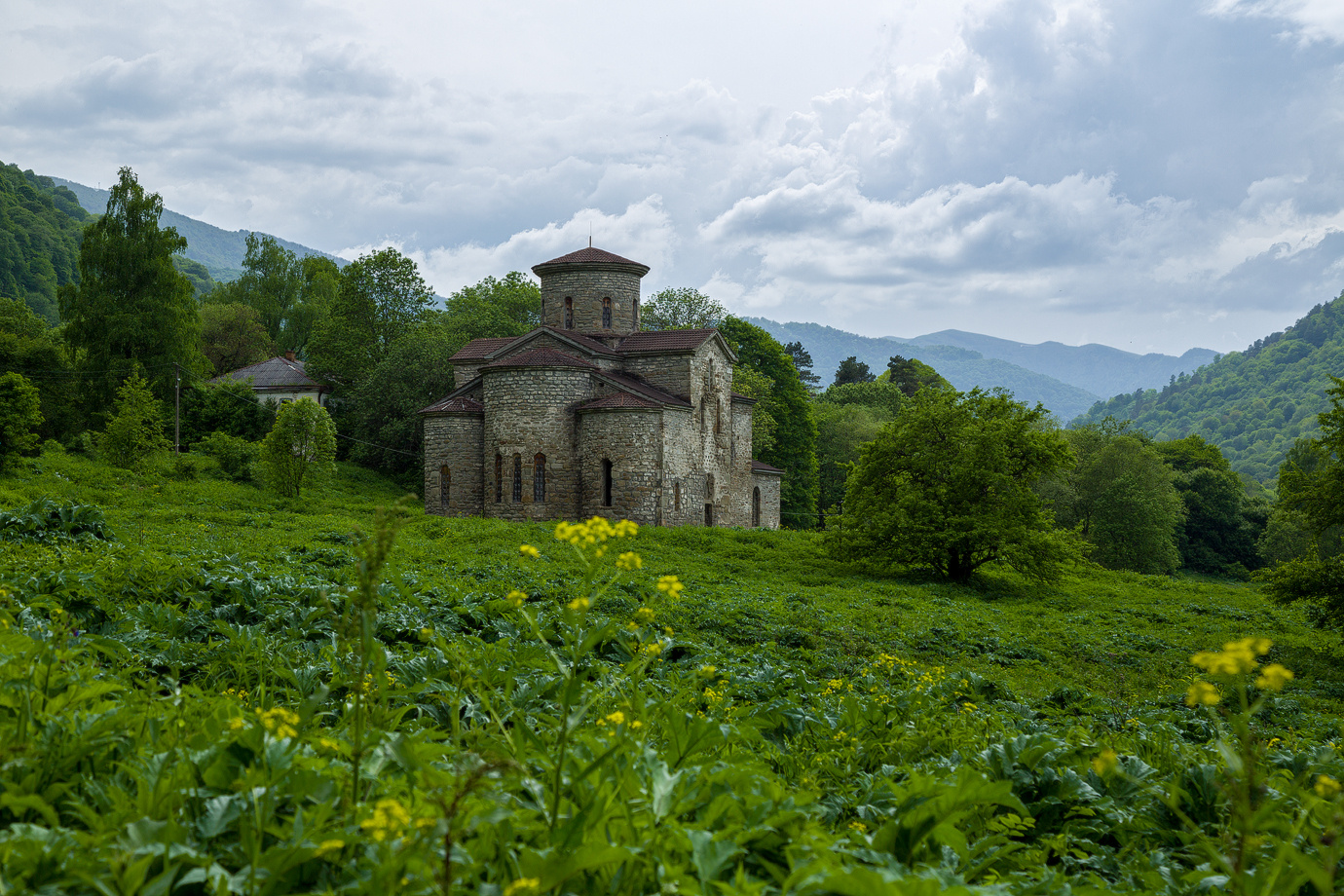 Аланские храмы. Средний храм горы Кавказ