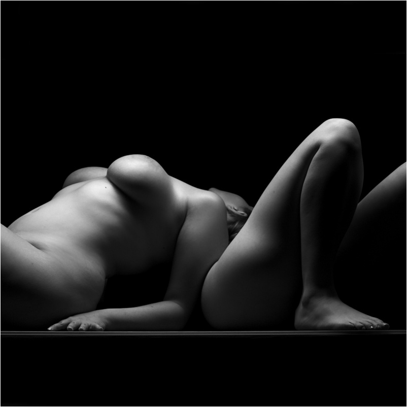 two nude, woman, sculpture