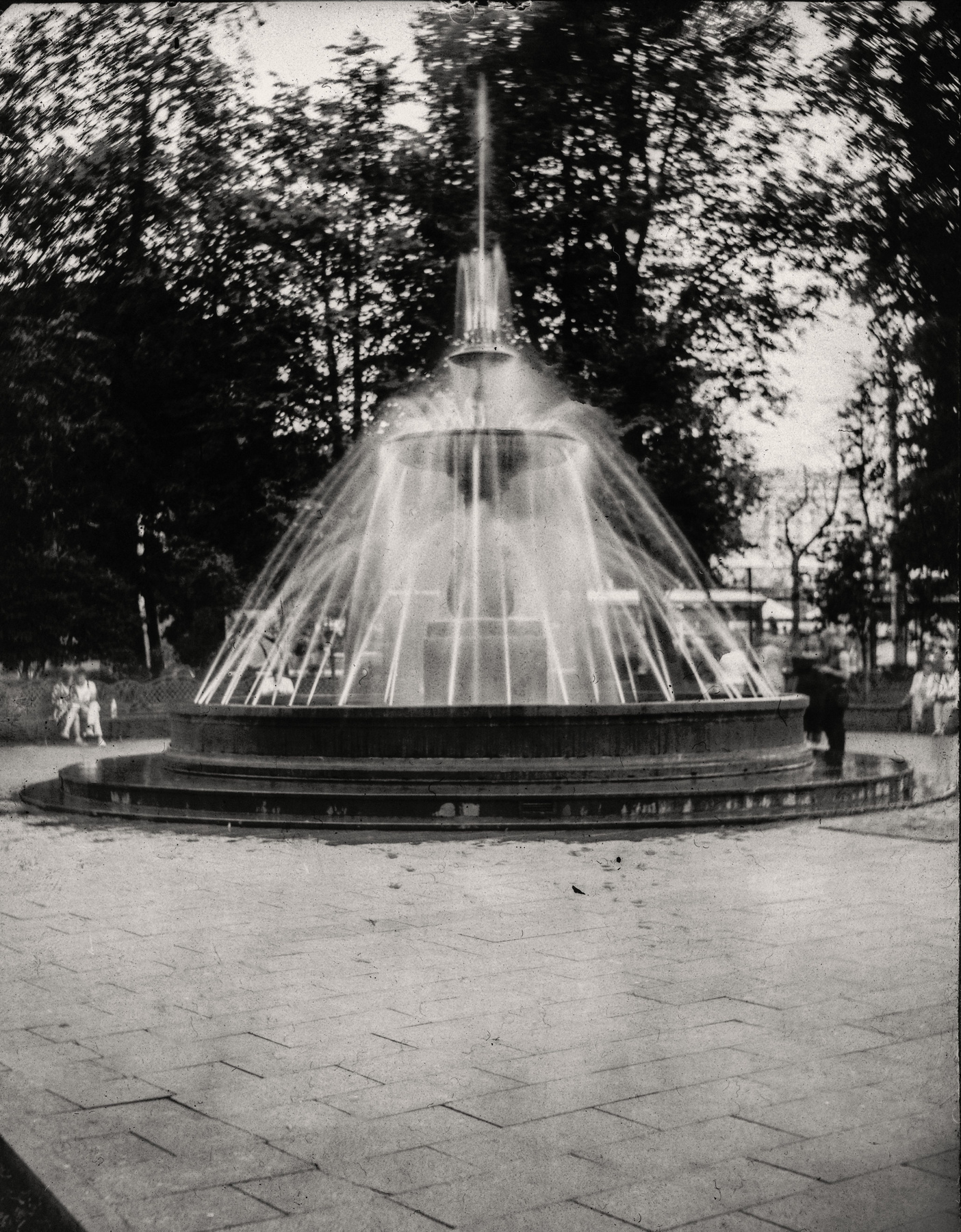 Центральный фонтан города фотокор-1