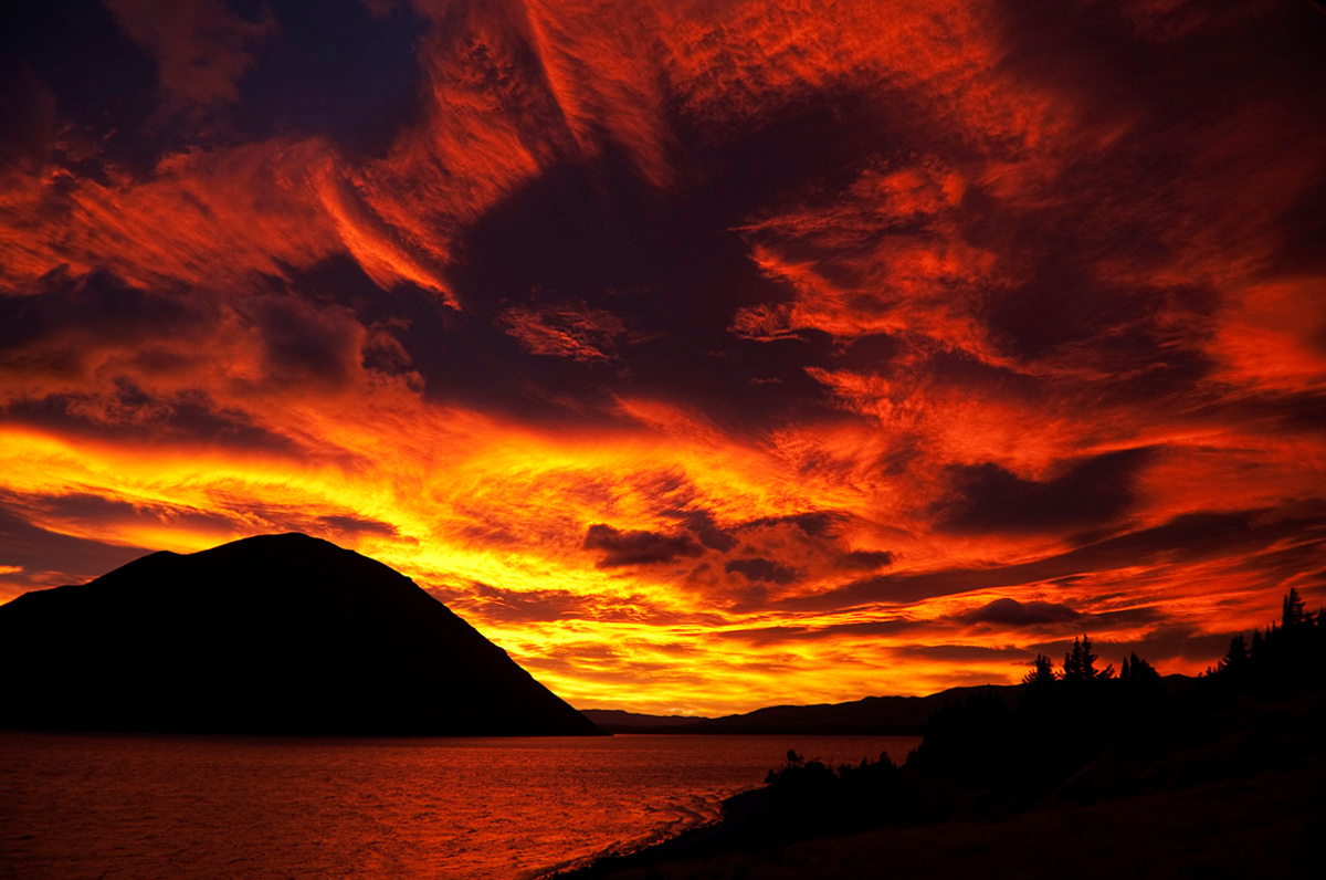 Morning Fire рассвет, вода, озеро, горы, небо