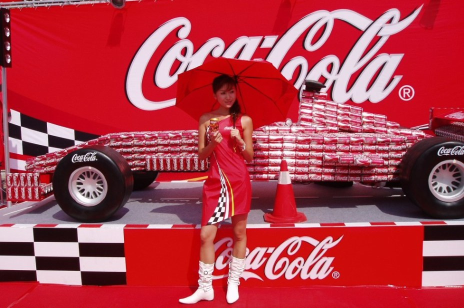 Cola bolid гонки формула1 шанхай шоугёрл