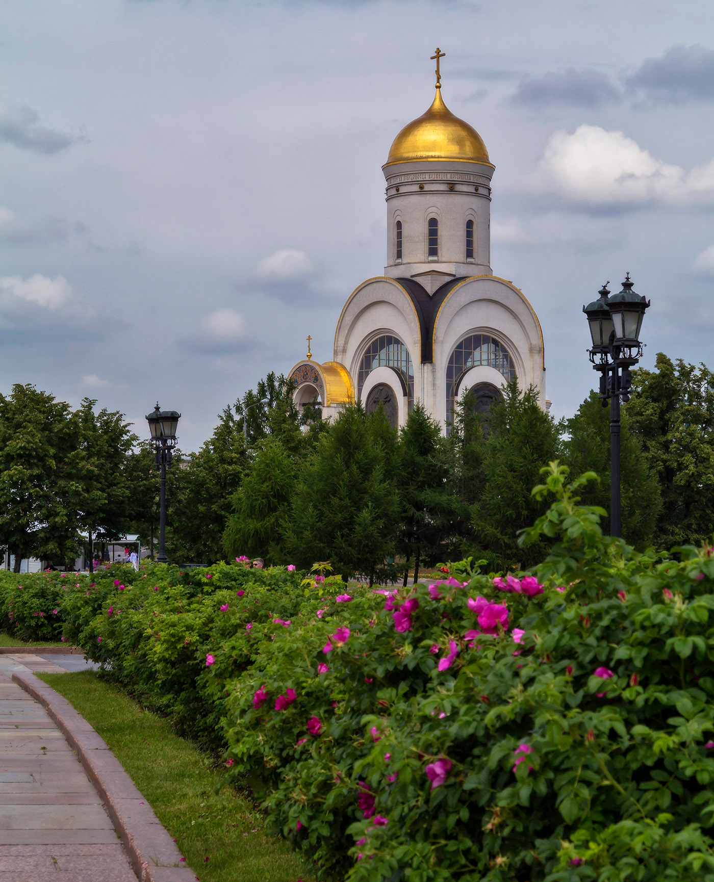 С праздником. 