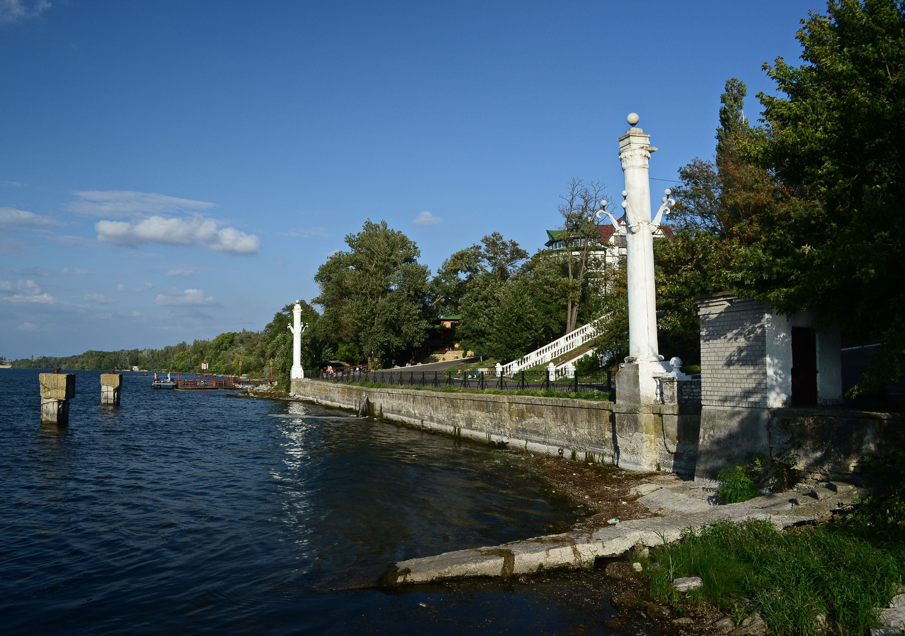 на берегу Днепра... днепр,река,набережная