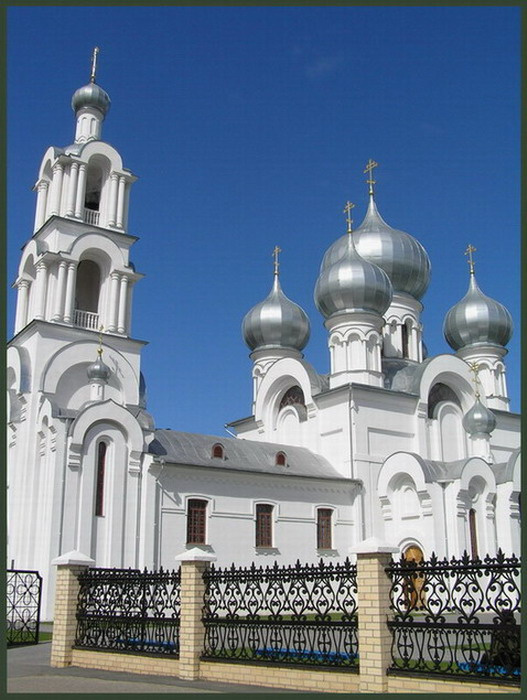 Белая Русь (Свято Петро-Павловский храм в г. Берёзе) храм церковь религия Беларусь
