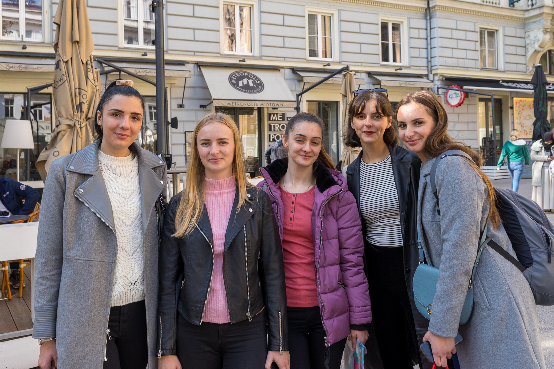 Saraevo girls Сараево город девушка подруга