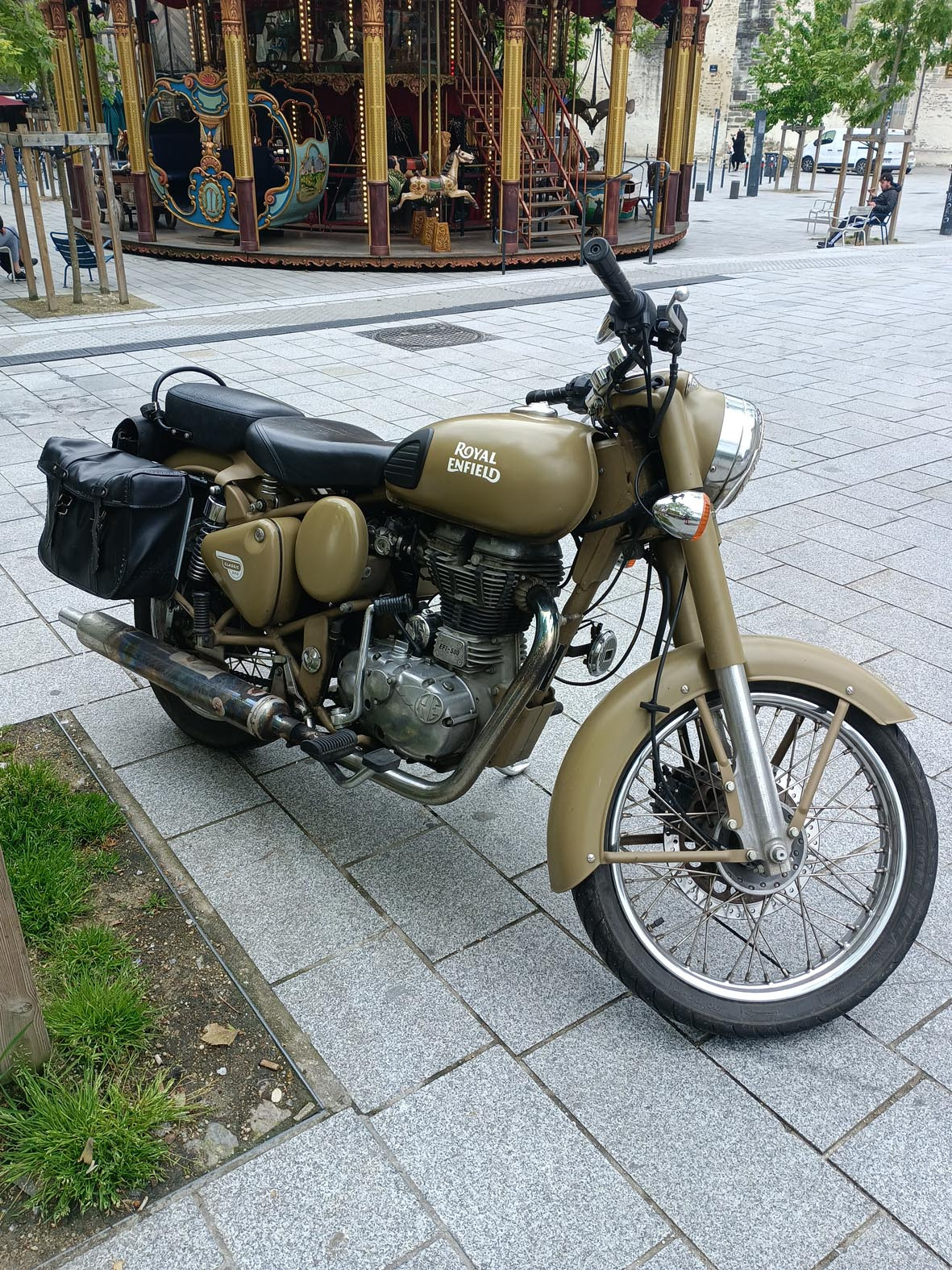 Классик Ренн Rennes мотоцикл Enfield Classic
