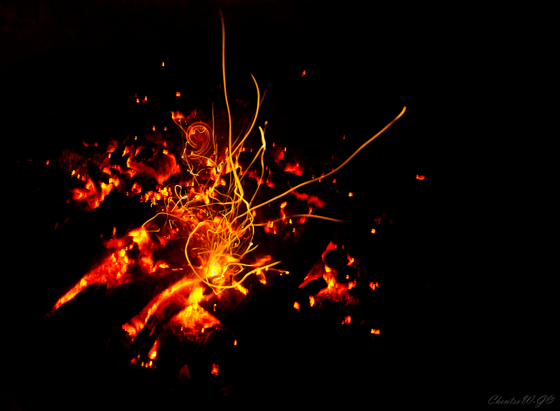 Fiery огонь,зима,костер,ночь,угли