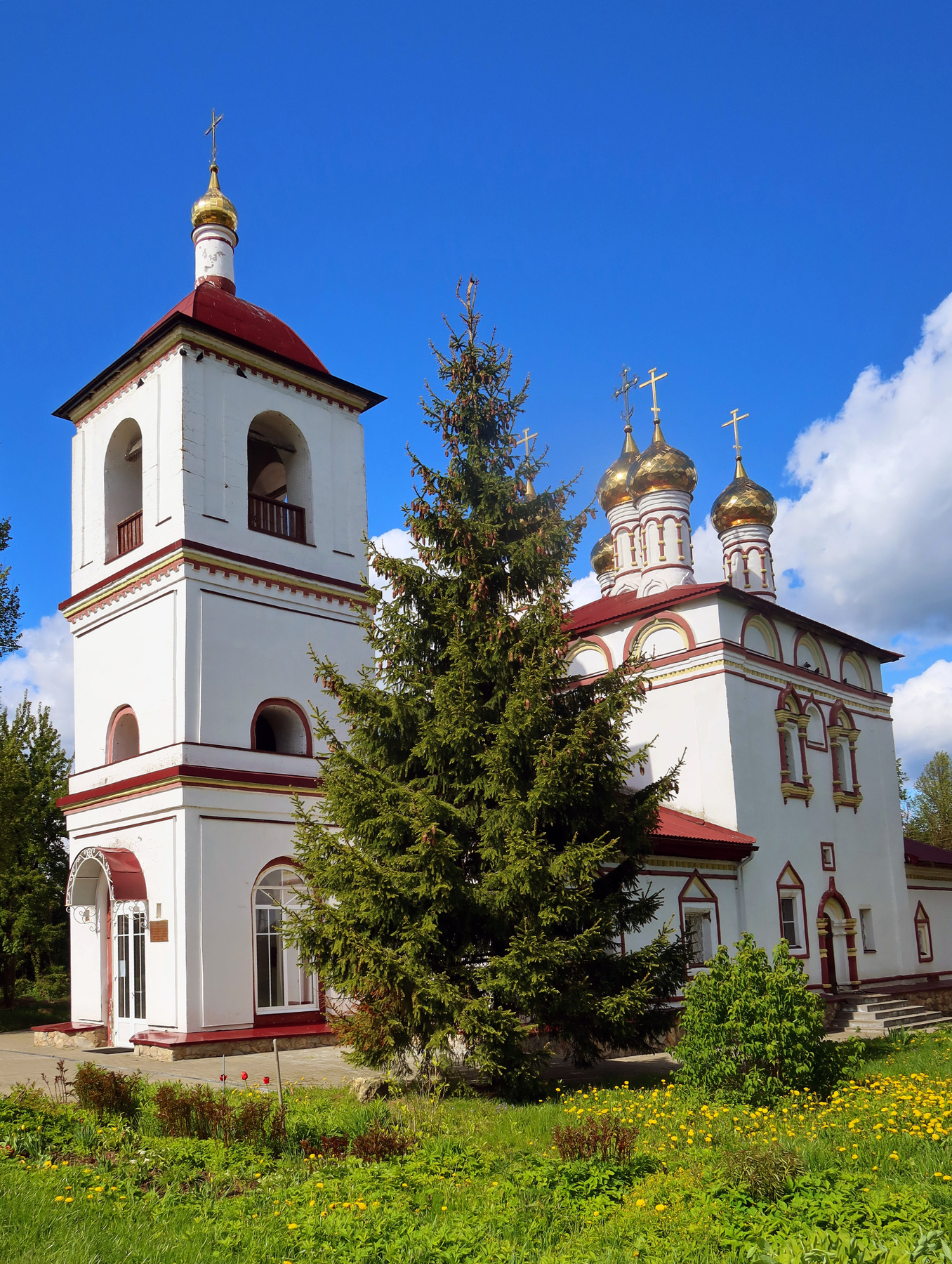Калужские пасторали Пейзаж Фотопейзаж Архитектура Путешествие Храм Синева Весна