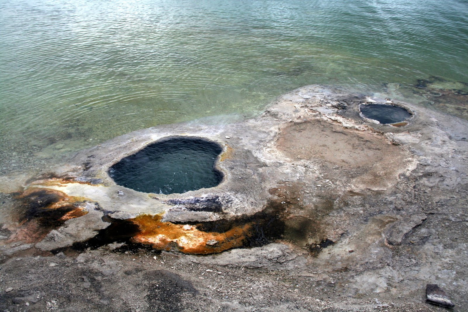 Geyser pool 