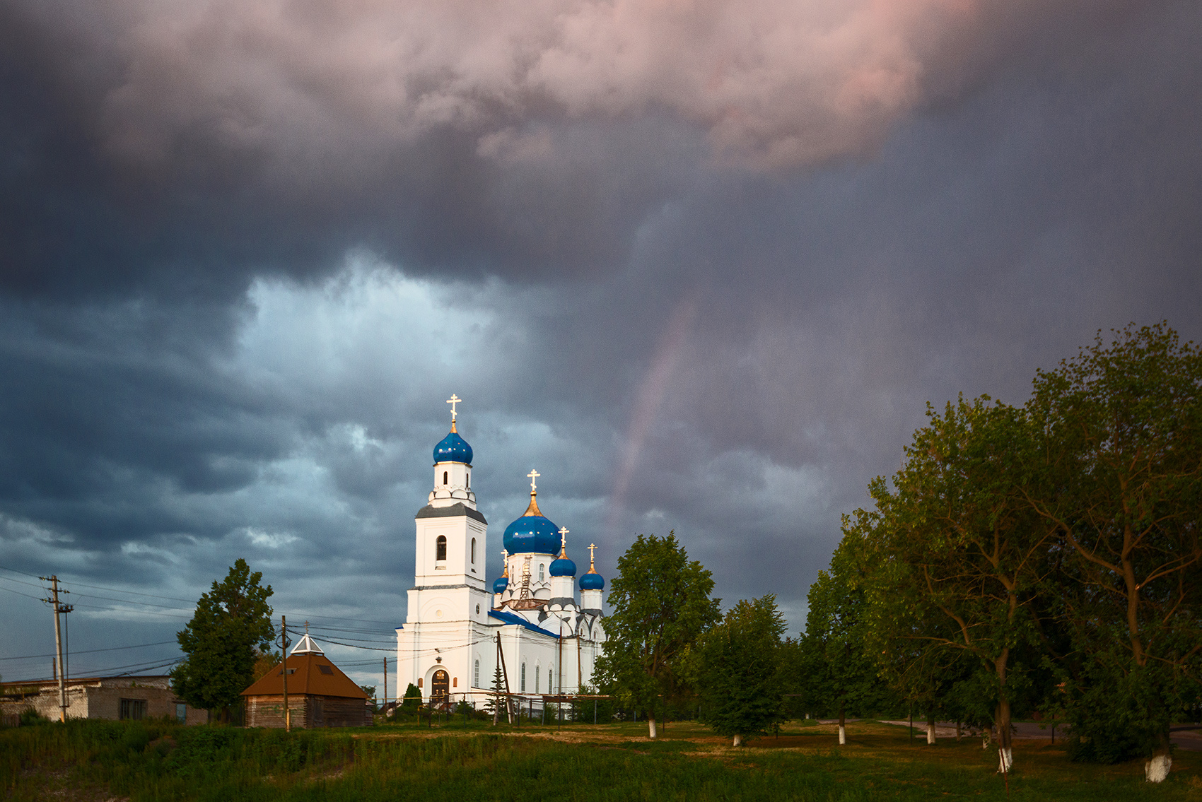 Сельский храм... Лето село храм