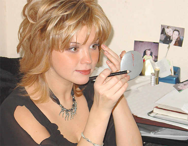 Екатерина катя прическа макияж