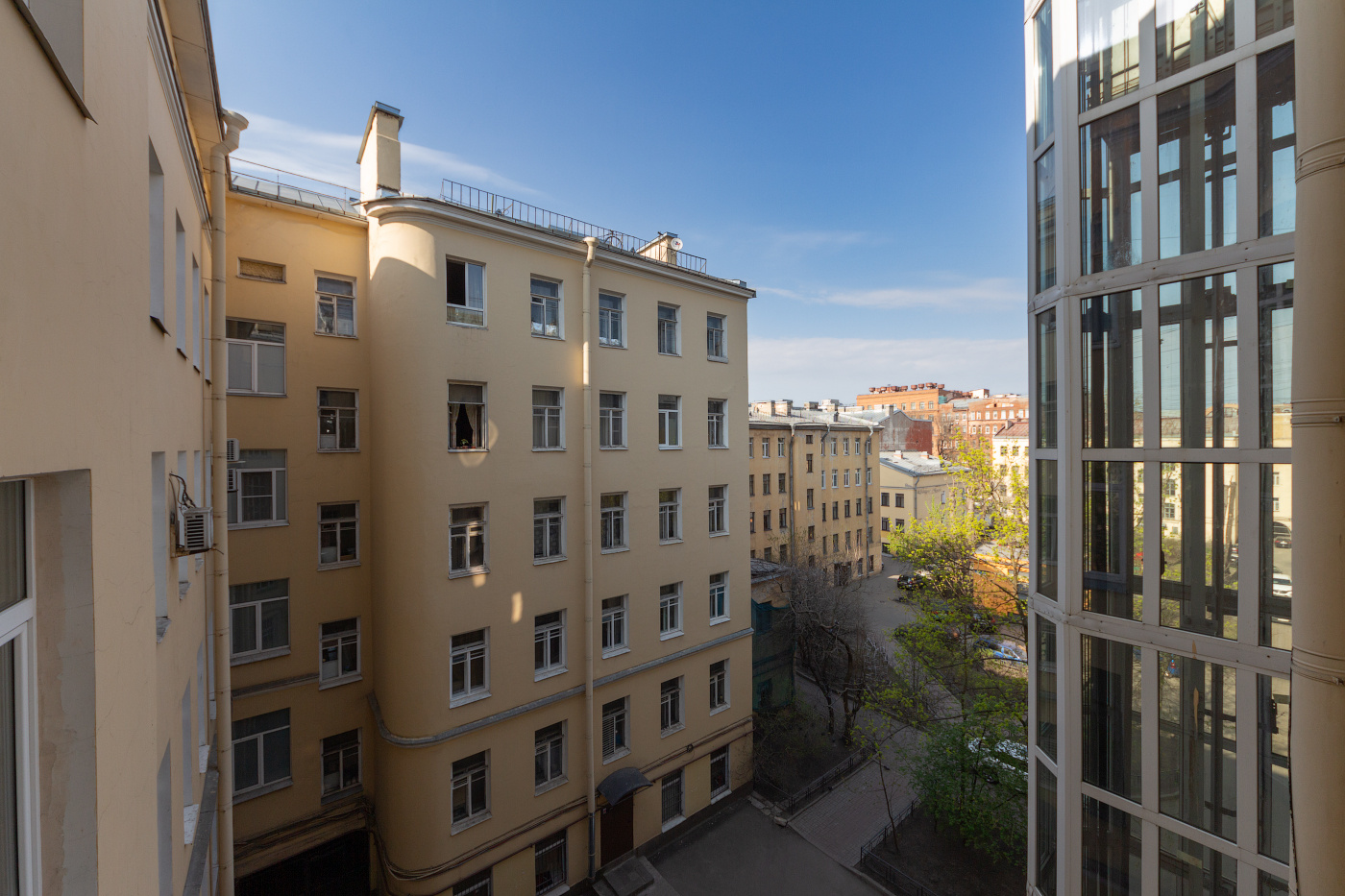 IMG_5463 архитектура россия питер петербург санкт-петербург санктпетебург двор дворы спб старыйфонд старый фонд колодец колодцы дворколодец дворыколодцы двор-колодец дворы-колодцы здание окно окна дом васильевский остров