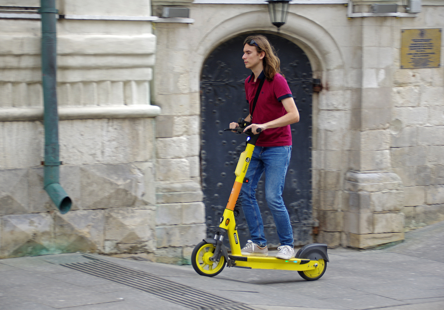 На самокате по Варварке 