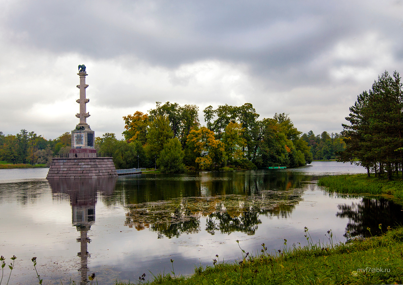 *** Пруд, колонна, парк, осень