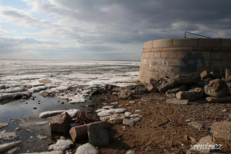 [x][x][x] море холод солнце мусор краски лед облака
